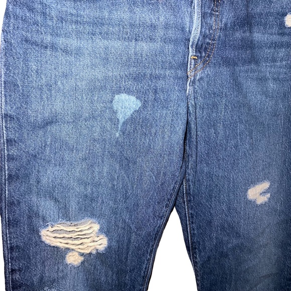 Vintage Women’s Distressed Levi’s 501 jeans - Picture 3 of 16